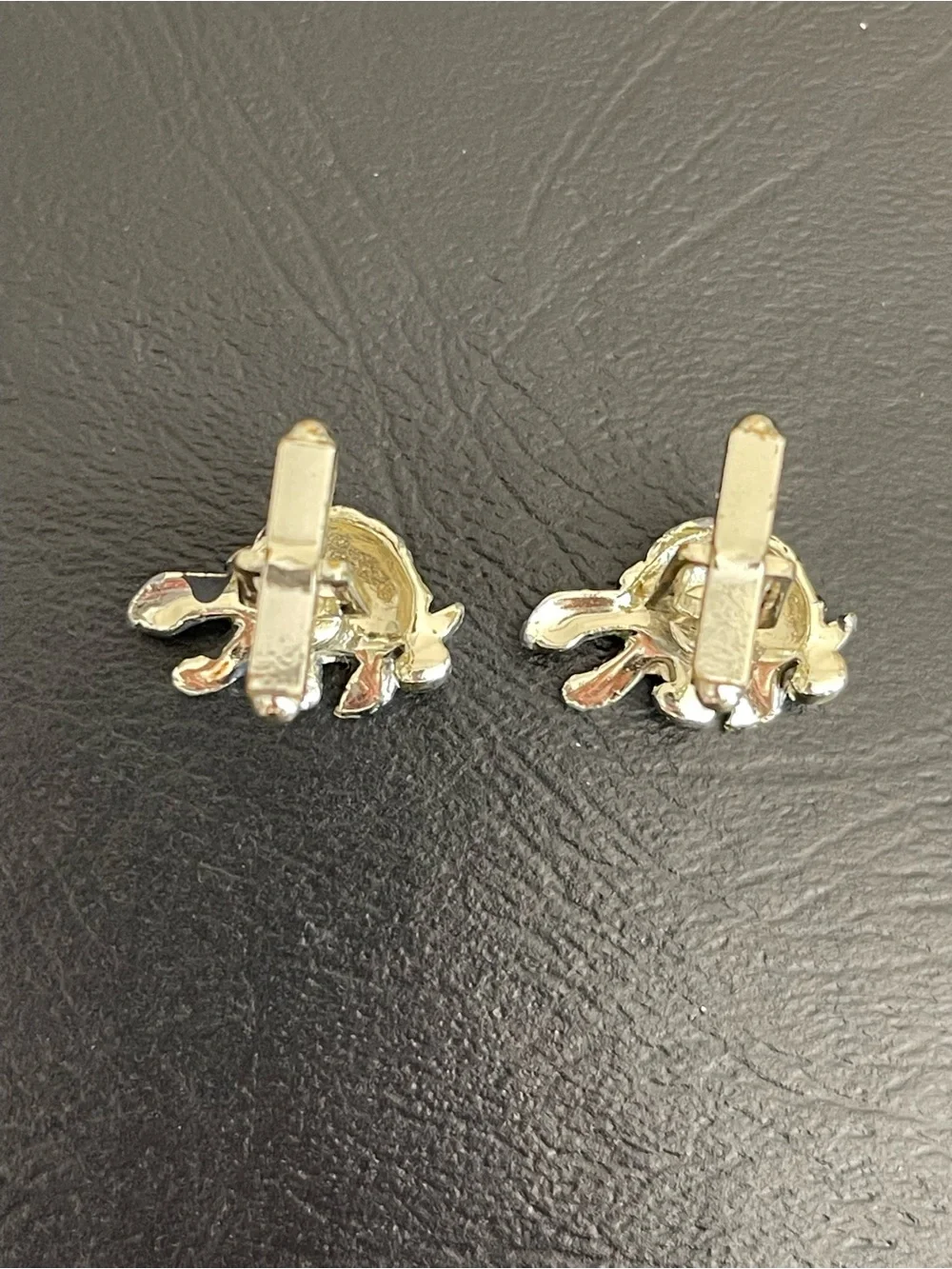 Vintage silver tone Turtle cuff links.